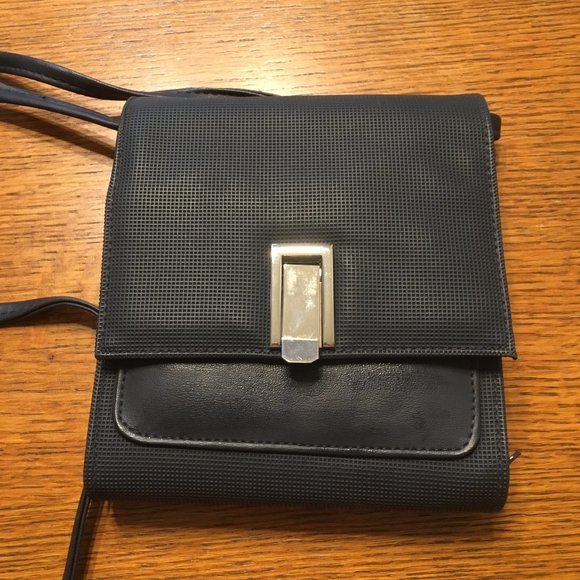 Handbags - Black Trifold Crossbody Bag